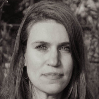 Your instructor: Lisa Van de Voort